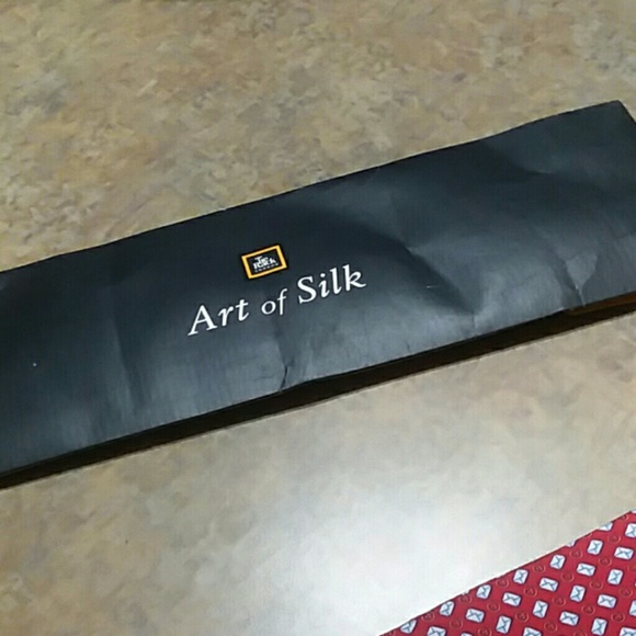 Beauford Tie Tack Silk tie. New with tag still on - Picture 5 of 5